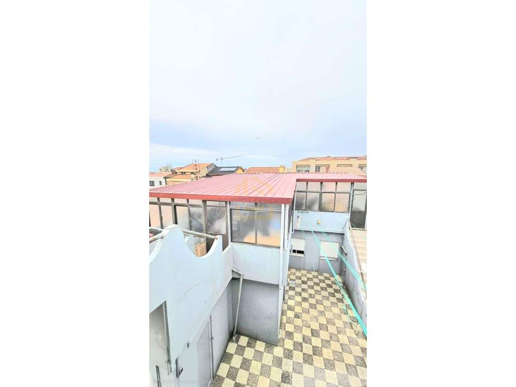 Andar-Moradia T3 duplex com lugar de garagem no exterior a e Terraç...-8