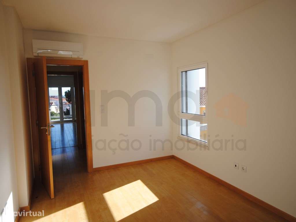 T3 Duplex com terraço centro da Parede-19