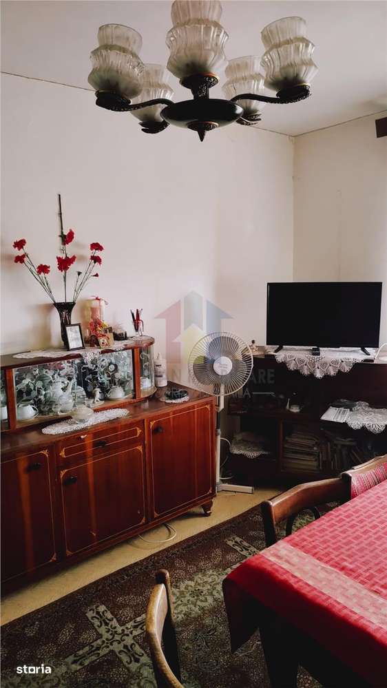 2 camere confort 1 Decomandat, Viziru 3, etaj intermediar - Imagine principală: 2/6