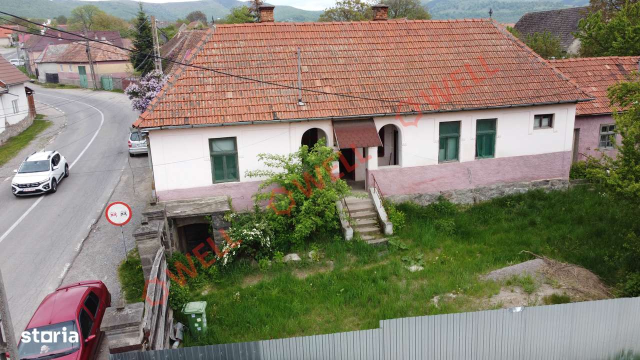 De vânzare casă de locuit în centrul satului Bixad! - Imagine principală: 5/19
