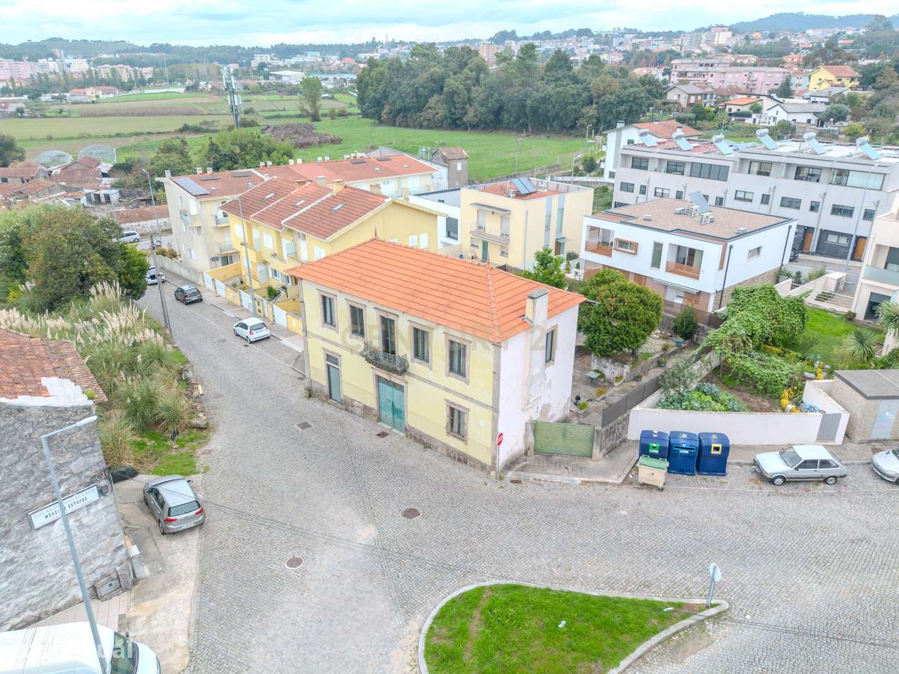 Casa Renovada em Rio Tinto, Gondomar - 3 Quartos e Jardim - Grande imagem: 2/56