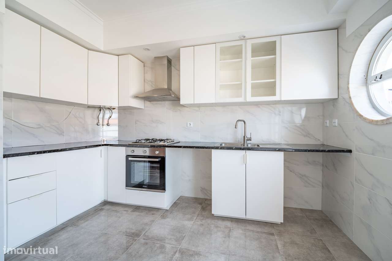 Excelente apartamento T3 c/ sotão no Pinhal Novo - Grande imagem: 5/26