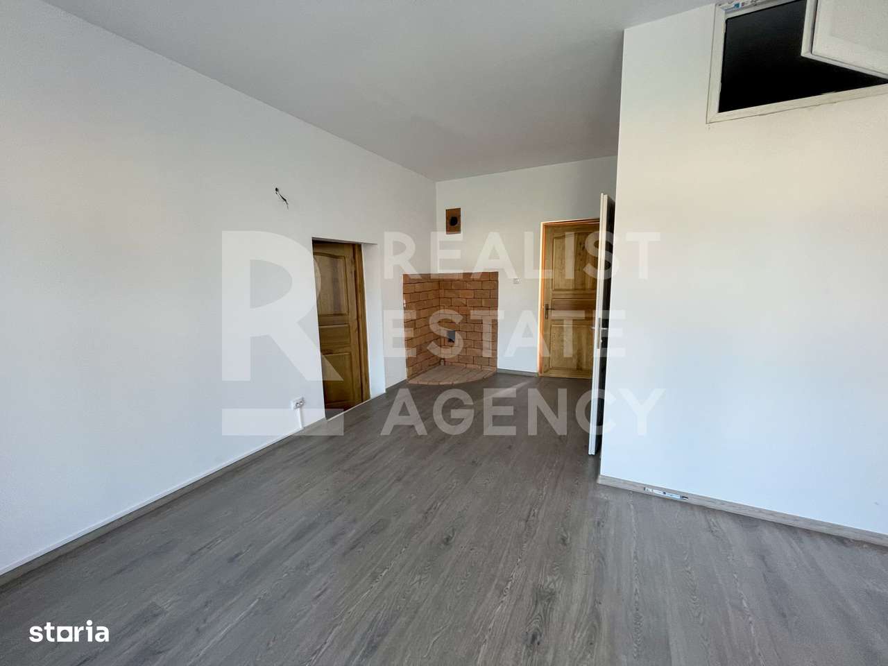 Vânzare, clădire impresionantă, 11 camere, 9 dormitoare, Păcurari - Imagine principală: 5/17