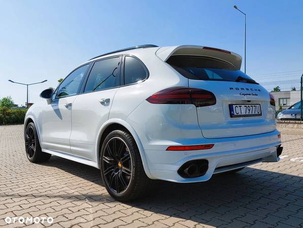 Porsche Cayenne Turbo - 3