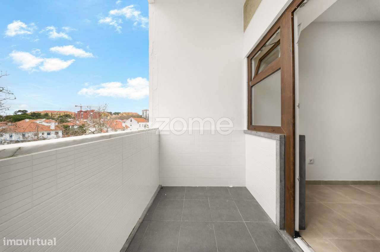 T3 Renovado a 5 Minutos da Praia, São João do Estoril-6