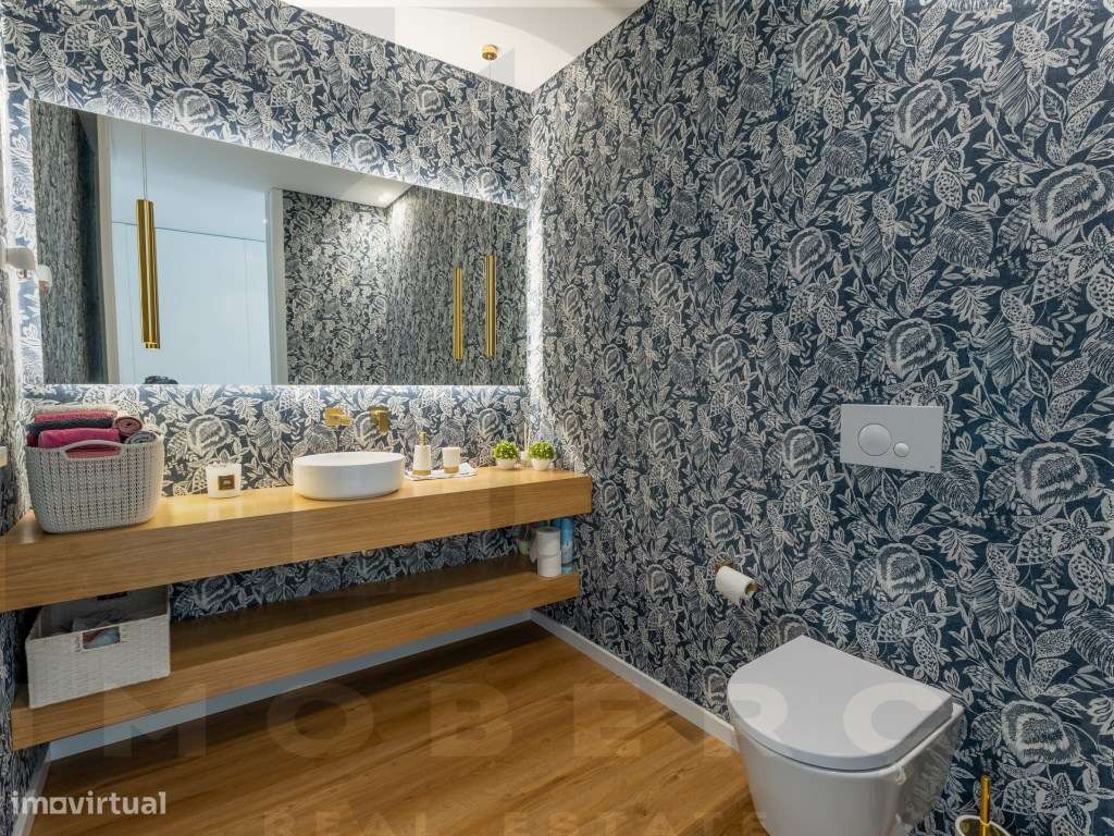 Moradia T3 de Luxo em Creixomil - Como Nova-26