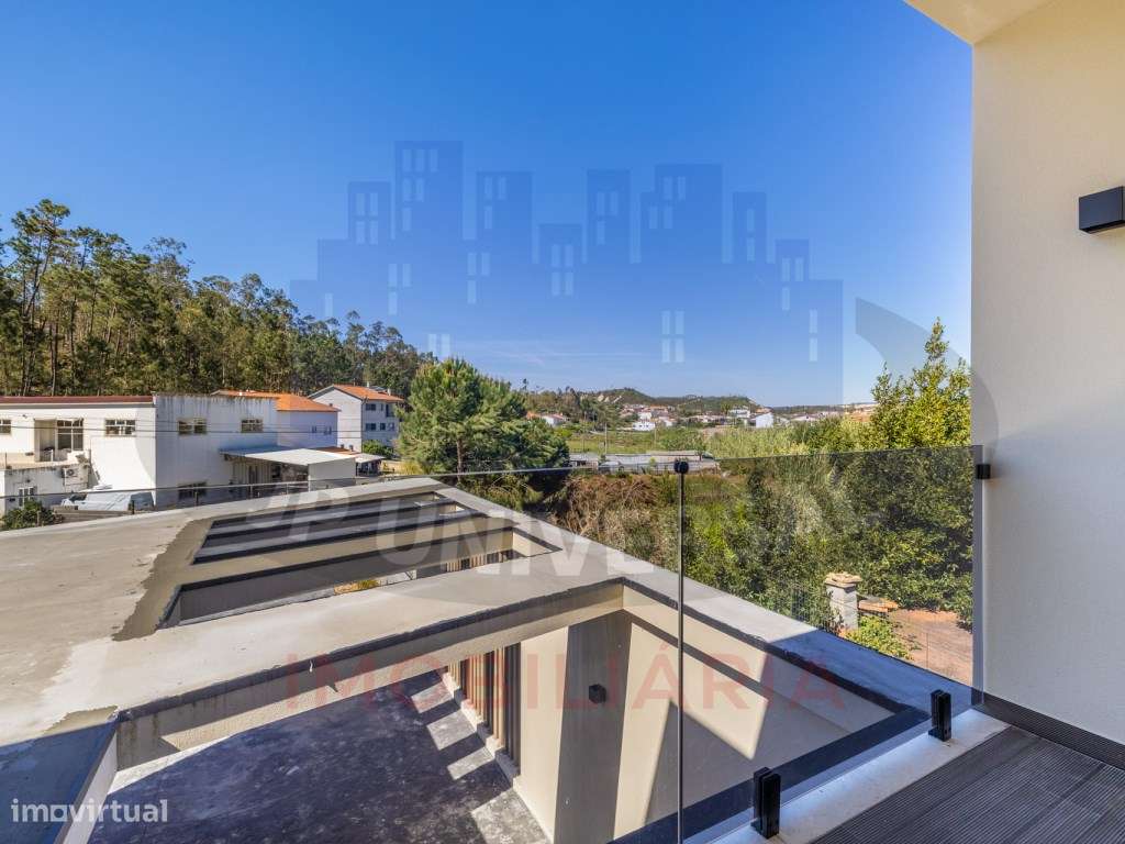 Vende-se Moradia T3 Exclusiva , Garagem, Jardim e Acabamentos de Luxo-22