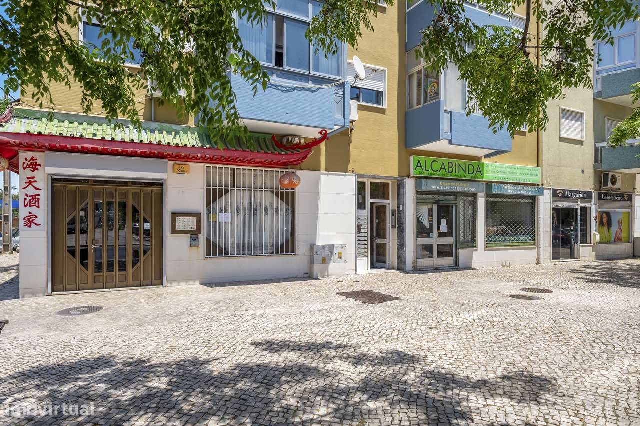 Apartamento T3 Transformado em T2 com Vista sobre o Rio Tejo-22