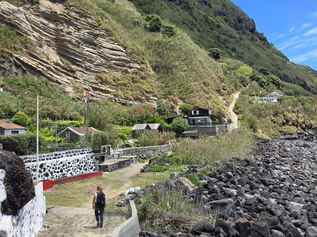 Moradia Isolada T2 -Rocha da Relva-37