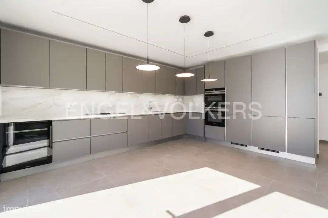 Moradia V4 Exclusiva perto do Carvoeiro-14