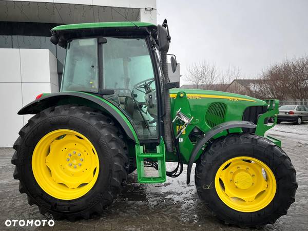 John Deere 5820 - 3