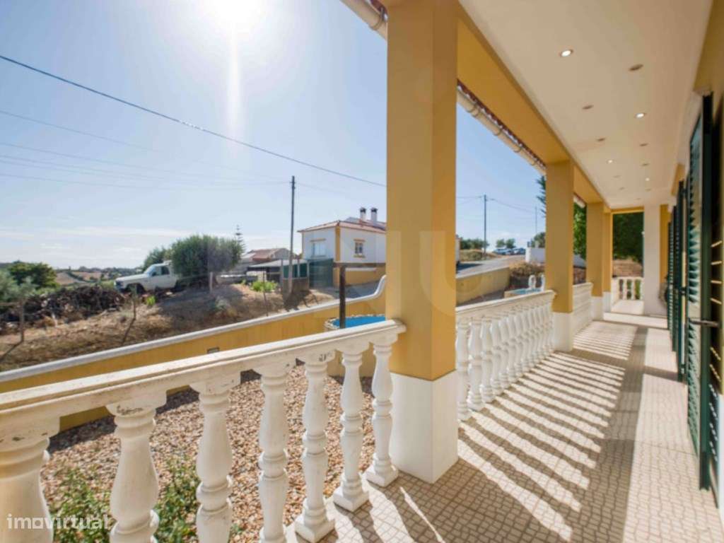 Moradia T3+3 para venda em Santarém.-14