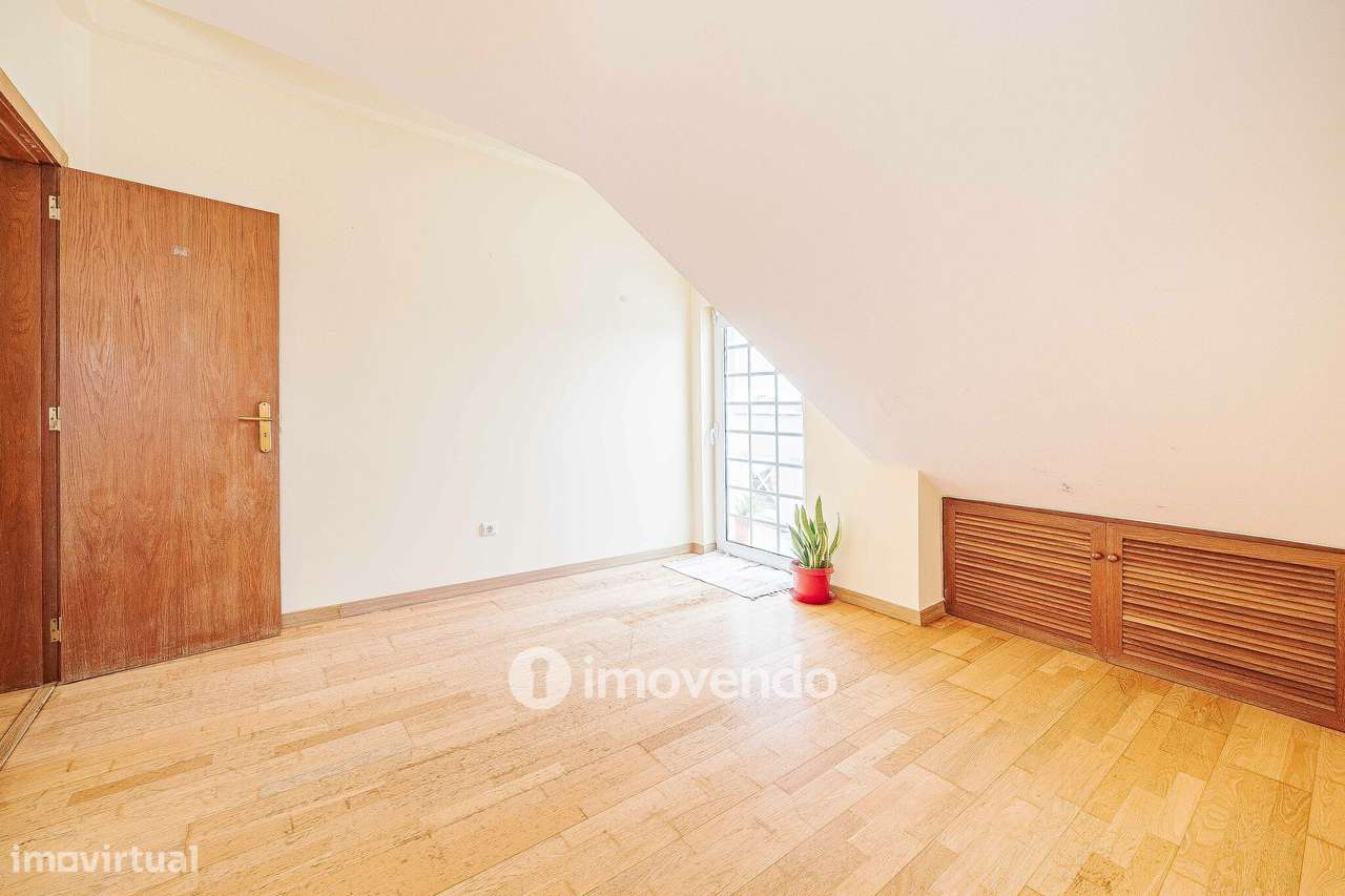 Moradia T5+2 com garagem, em condomínio com piscina, em Murches-38