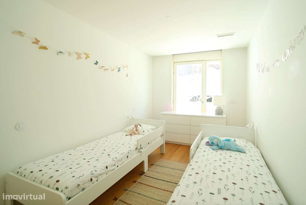 Apartamento T3 de Excelência em Matosinhos, terraço de 40 m² e lugar d-20