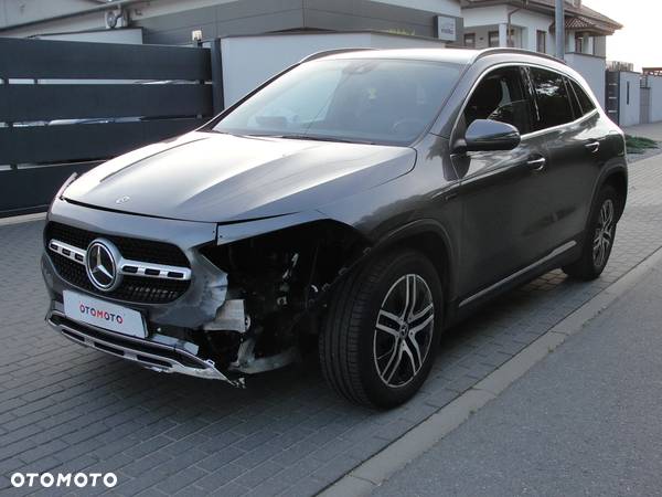 Mercedes-Benz GLA - 1