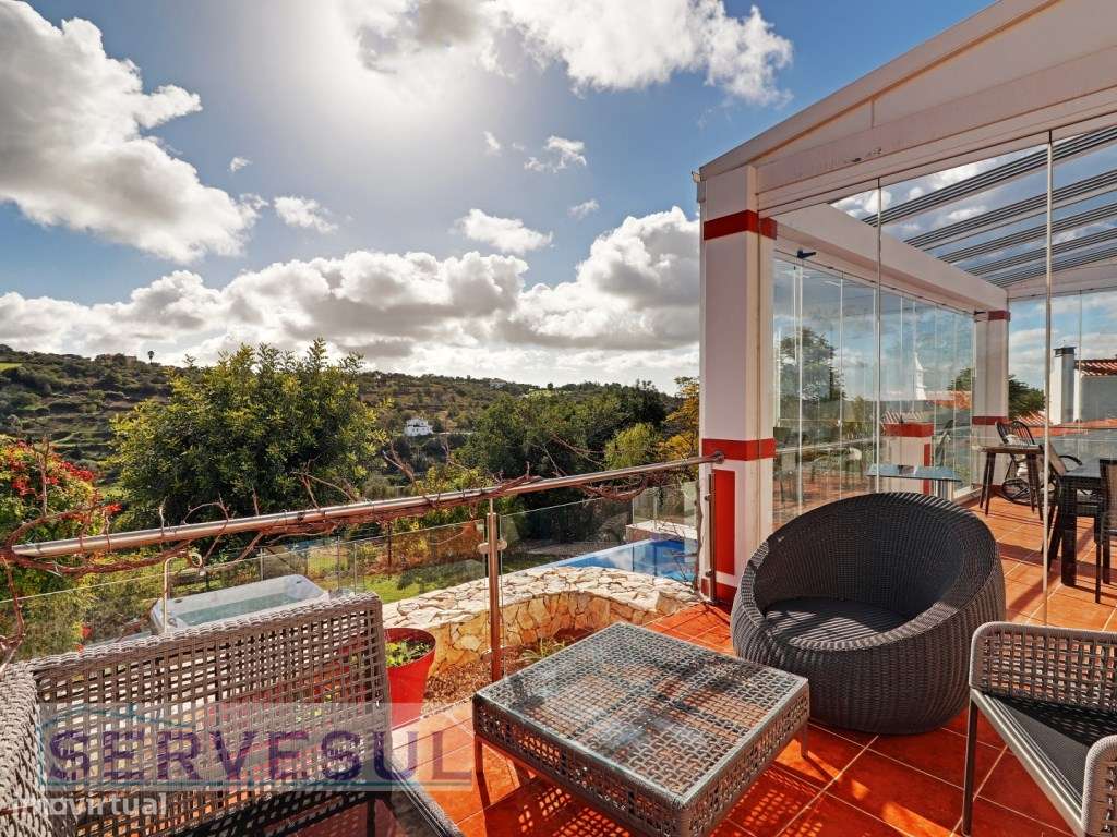 Charmosa Moradia de 2 pisos com 3 quartos espaçosos, garagem, pisci...-22