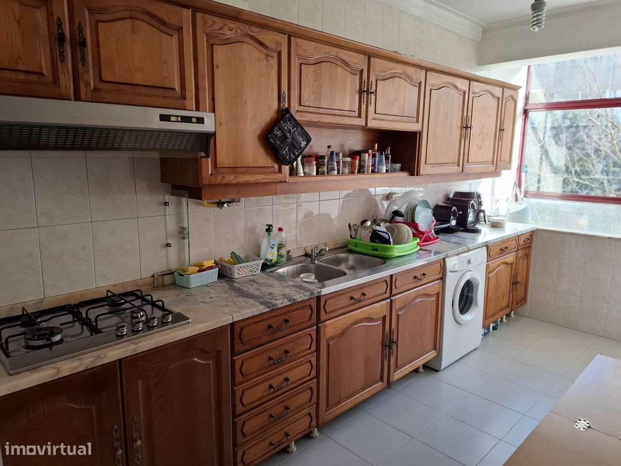 Alugo quarto mobilado a Menina Estudante na Rua De Barros junto à U M - Grande imagem: 5/10