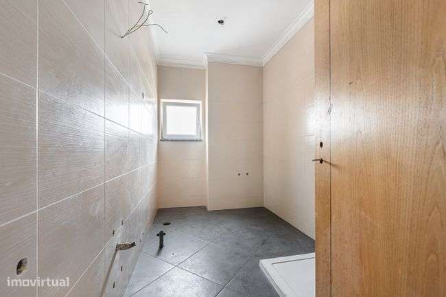 Moradia T4+1 Individual em Fase de Acabamentos - Grande imagem: 5/25