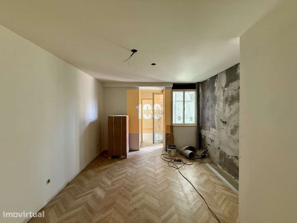 T2 novo com varanda aos Aliados - Grande imagem: 5/17