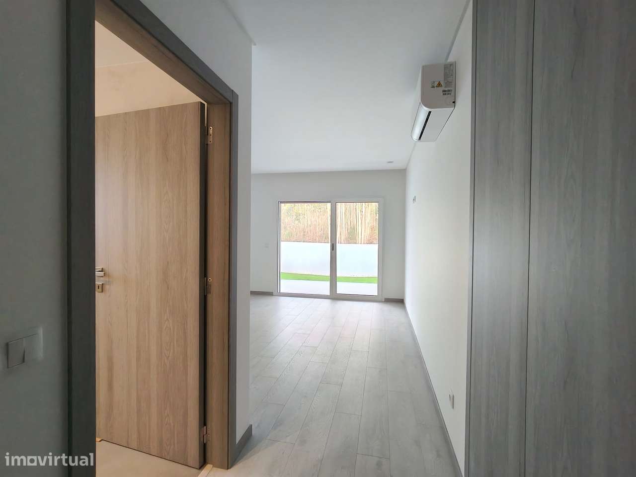 Moradia T3 / Nova / Terreno / Churrasqueira / Ar condicionado / Santa-10