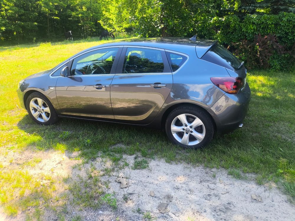 Opel Astra J (2009-2019) 2.0 CDTI DPF Cosmo 2010