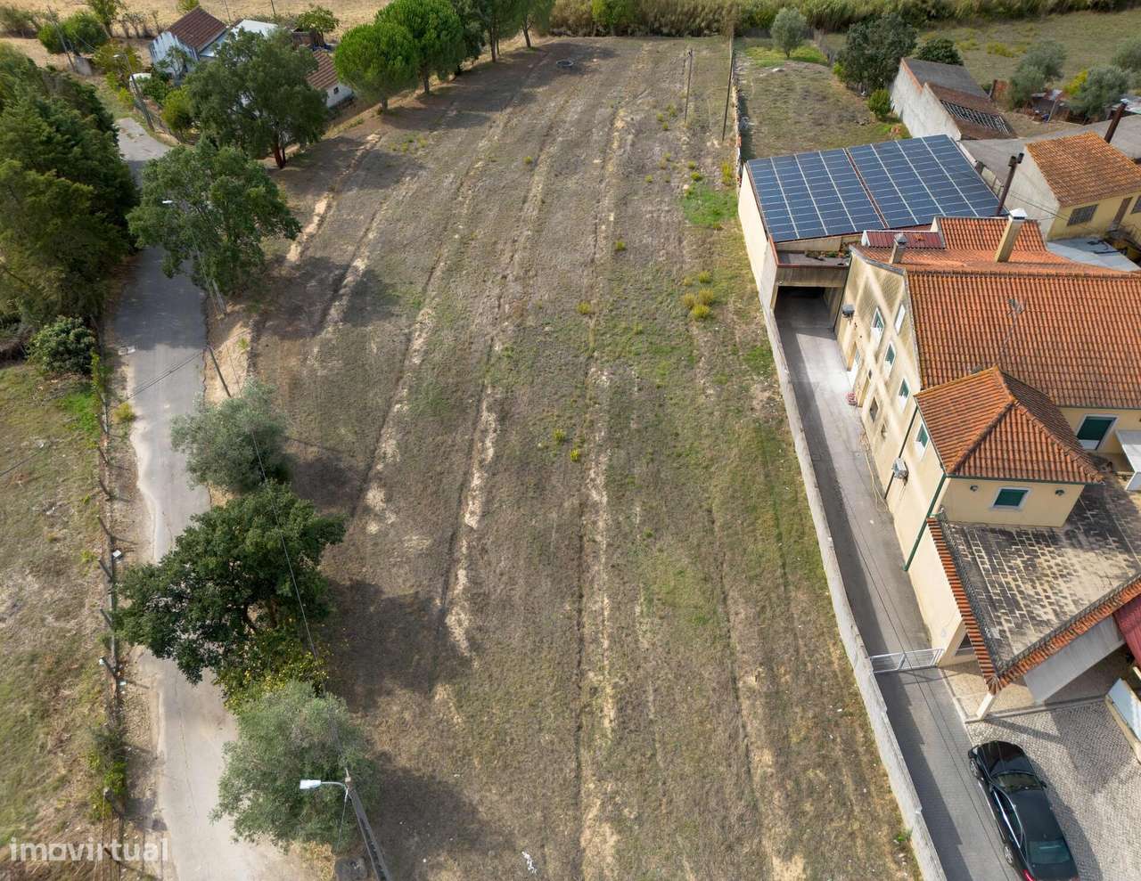 Terreno com projeto aprovado para moradia e anexos com piscina de arei-7