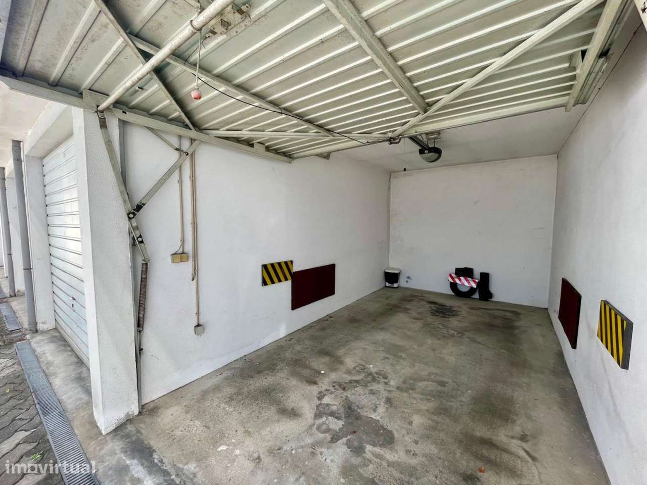 Apartamento T5 Duplex com Terraço, Lareira e Garagem em Zona Premium-24