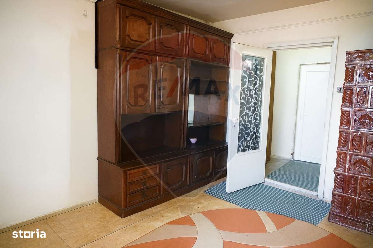 Garsonieră luminoasă și bine compartimentată,-0