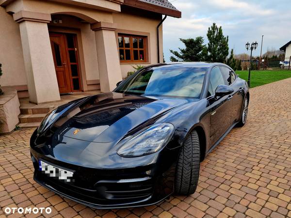 Porsche Panamera 4 E-Hybrid - 1