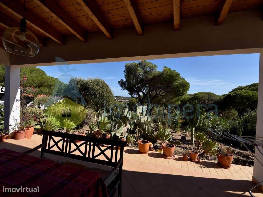 Terreno con charmosa Moradia na Zona Exclusiva da Praia do Carvoeir... - Grande imagem: 2/32