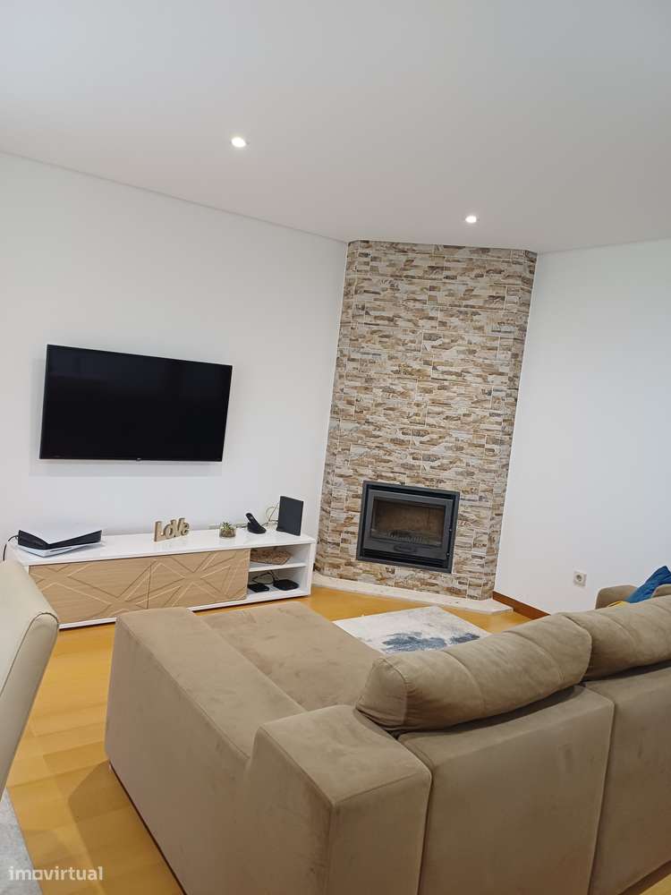 Vendo Apartamento T2 como novo em Tenões - Grande imagem: 5/17