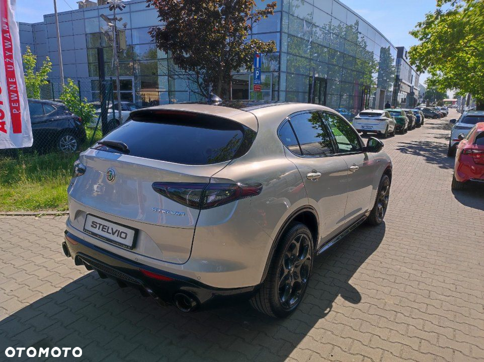 Alfa Romeo Stelvio - 4