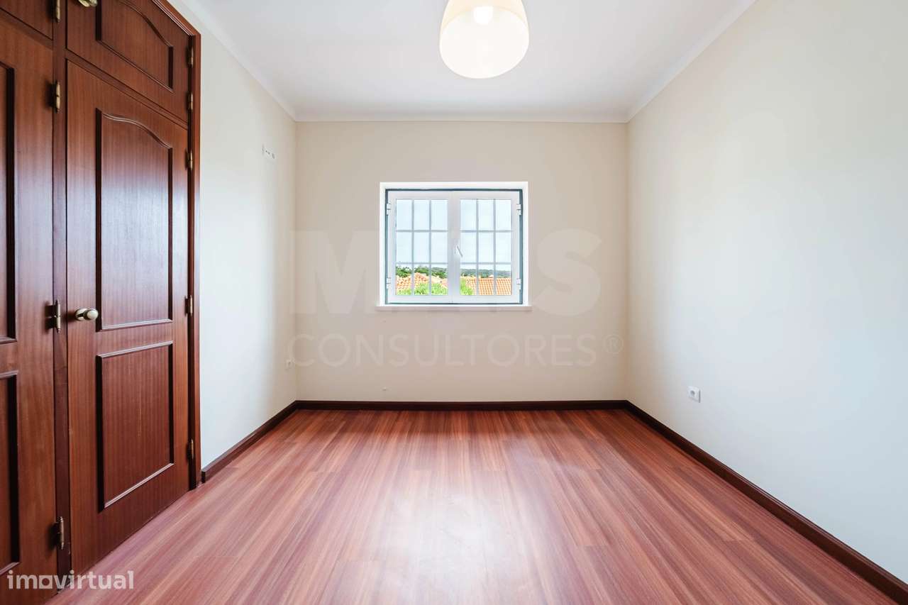 Moradia T4 com Charme em Olho Marinho | 260m² | Lote 734m²-31
