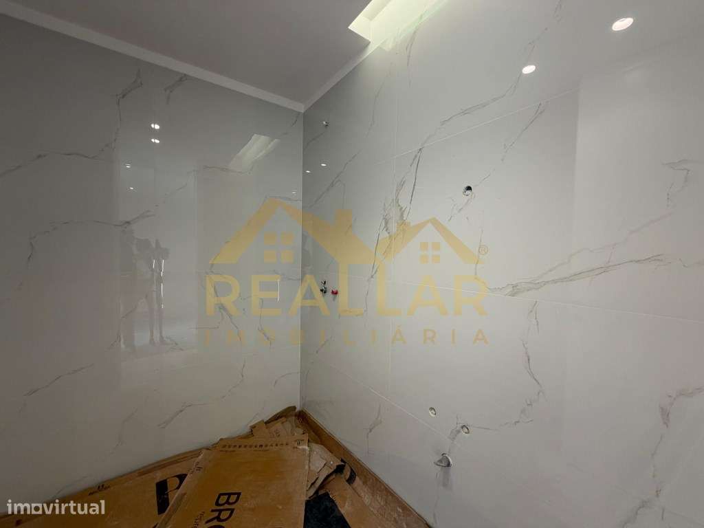 Luxo e Minimalismo: Moradias T3 de Arquitetura Contemporânea-11