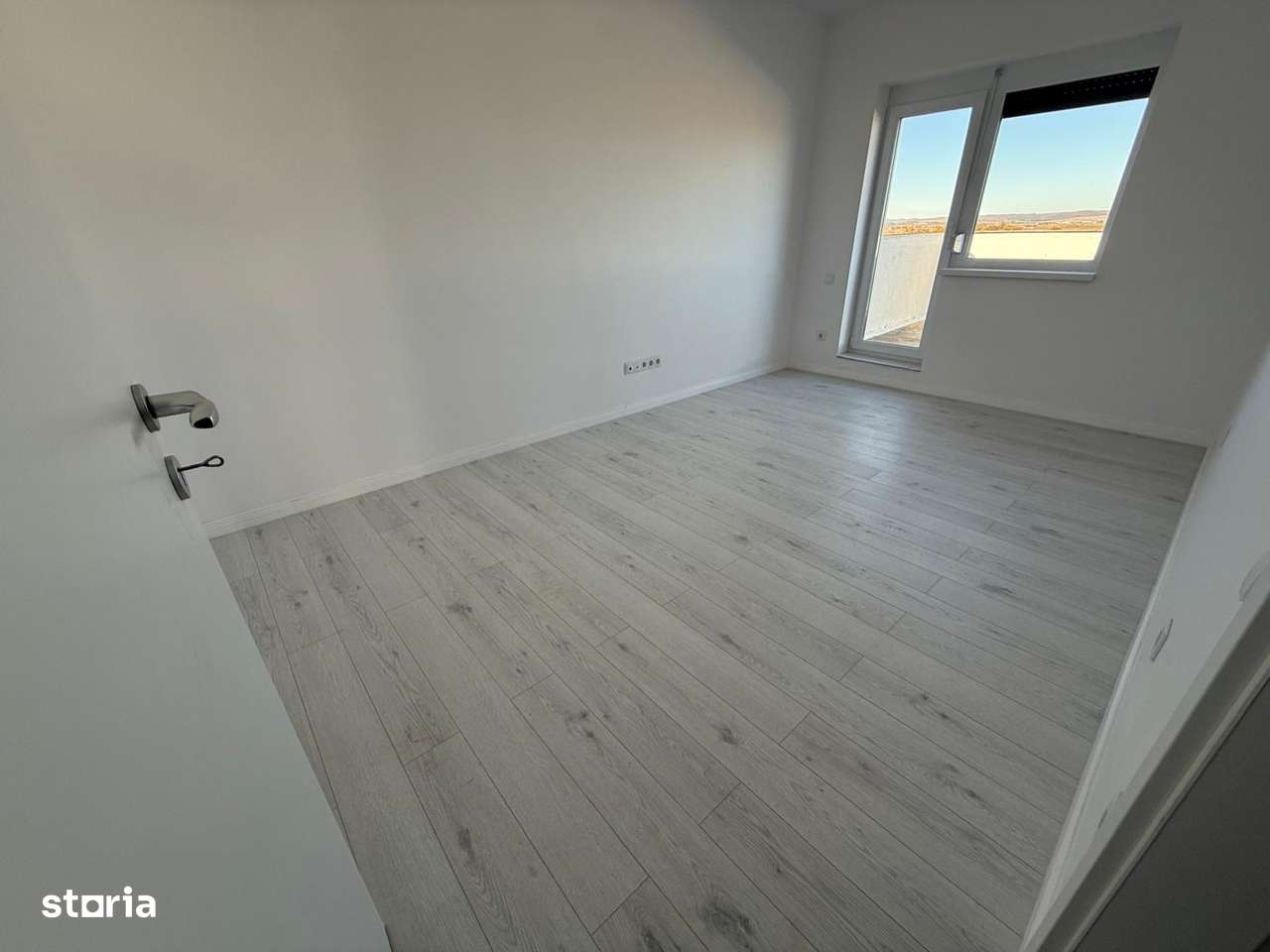 Penthouse 2 cam si 2 terase de 40 mp, incalz pardoseala, lift-8