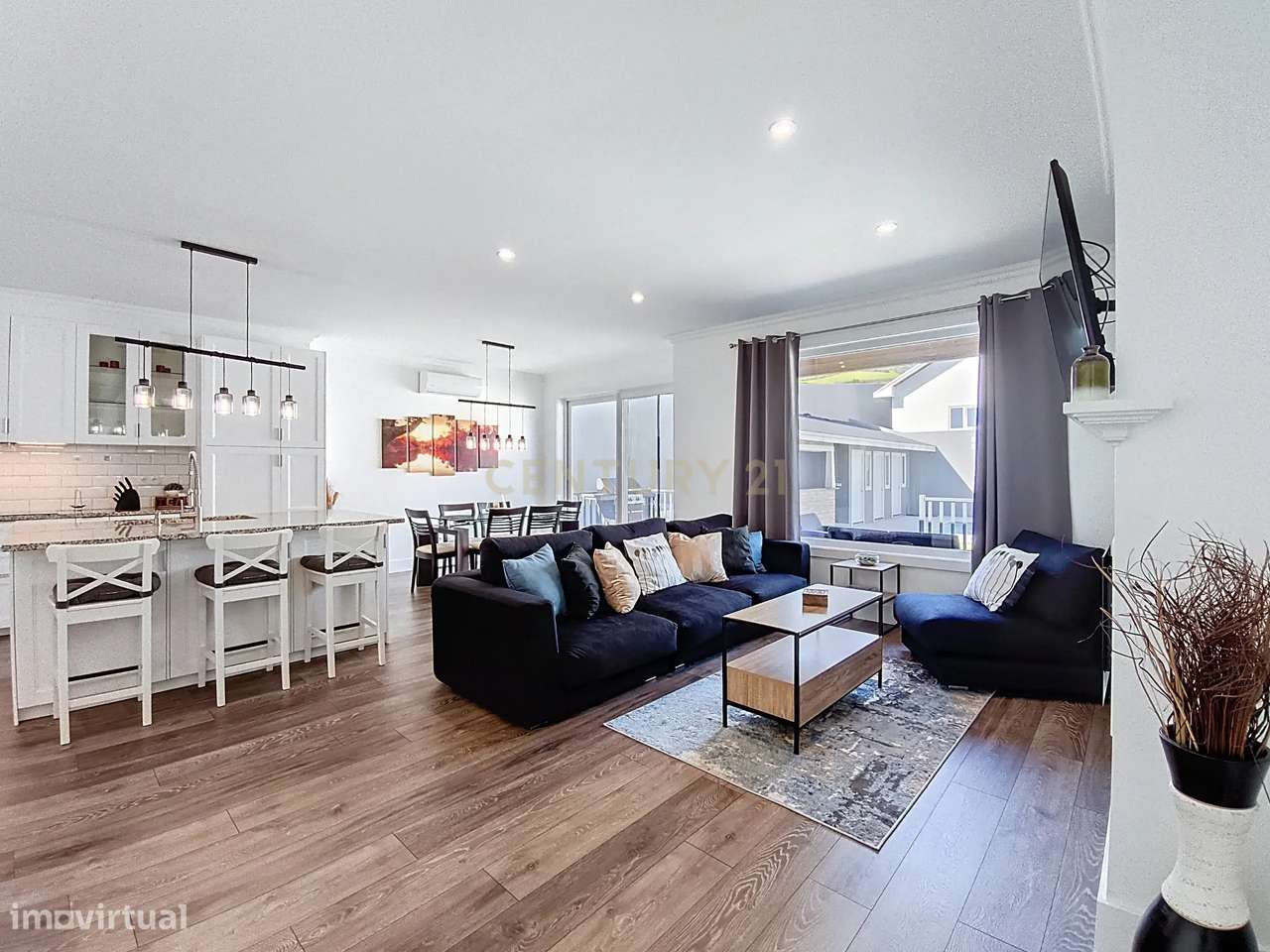 Moradia Moderna com Piscina + Apartamento Independente | Construção 20-9