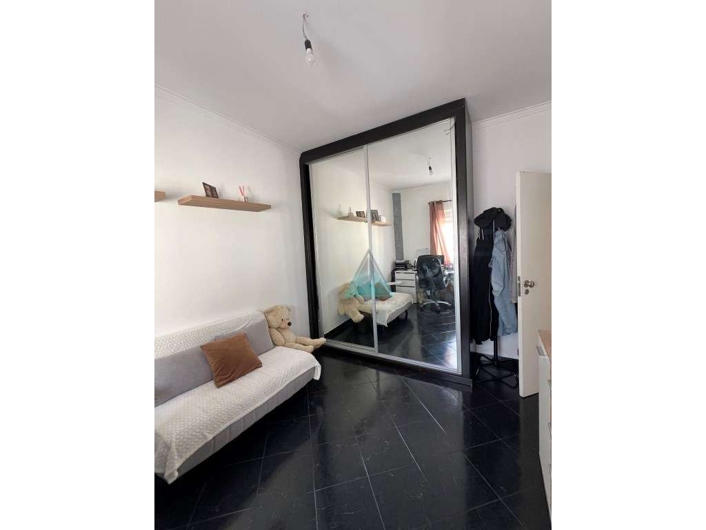 Apartamento T3 Paivas com melhoramentos 2º andar-19