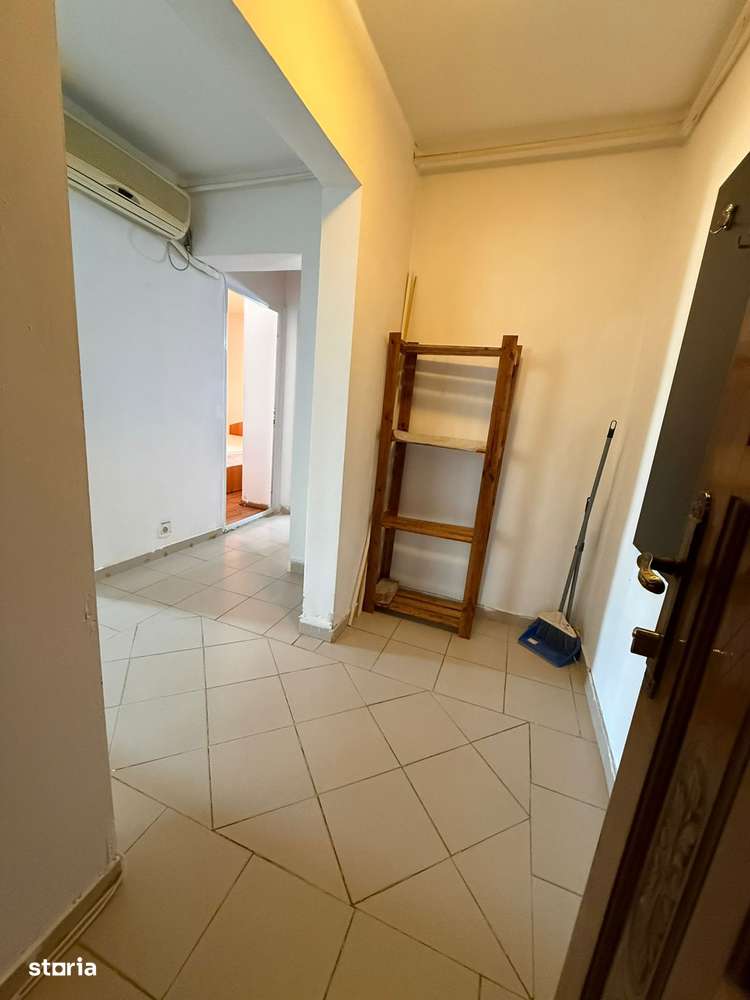 Republicii zona Mega Image 2 camere etaj 3 din 4 - Imagine principală: 5/10