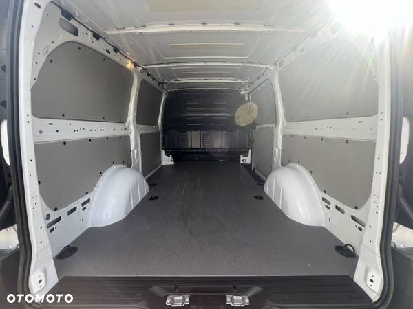 Mercedes-Benz e-Vito L2 niski przebieg / fabryczny lakier / 66900 PLN netto - 16