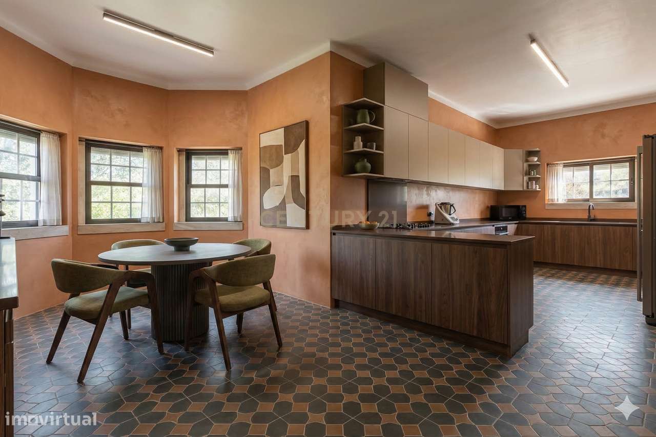 Moradia rodeada pelo campo-13