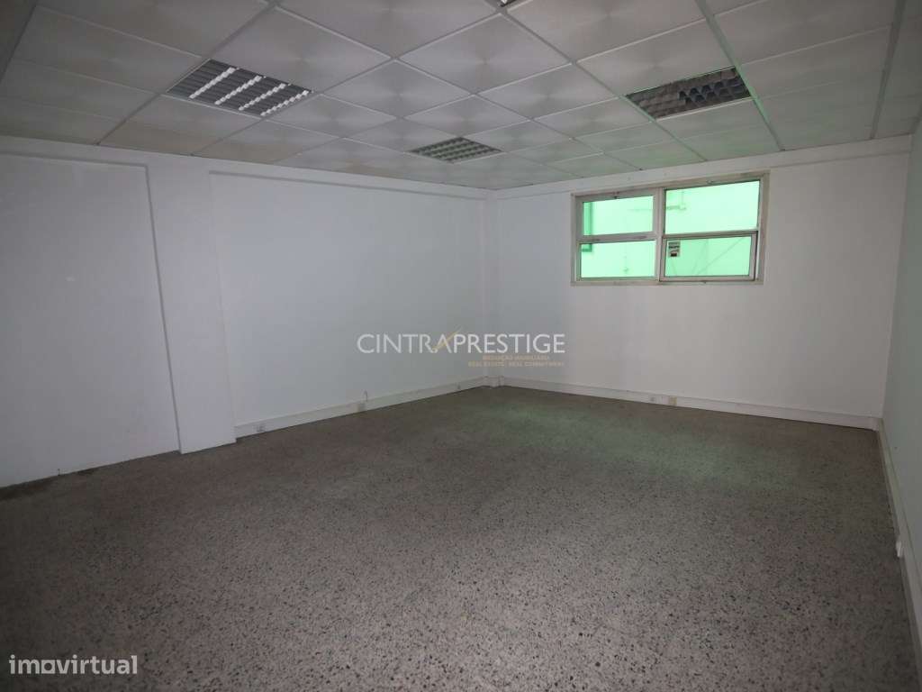 Sintra Estefanêa . Sala 30m2 com copa . - Grande imagem: 5/13