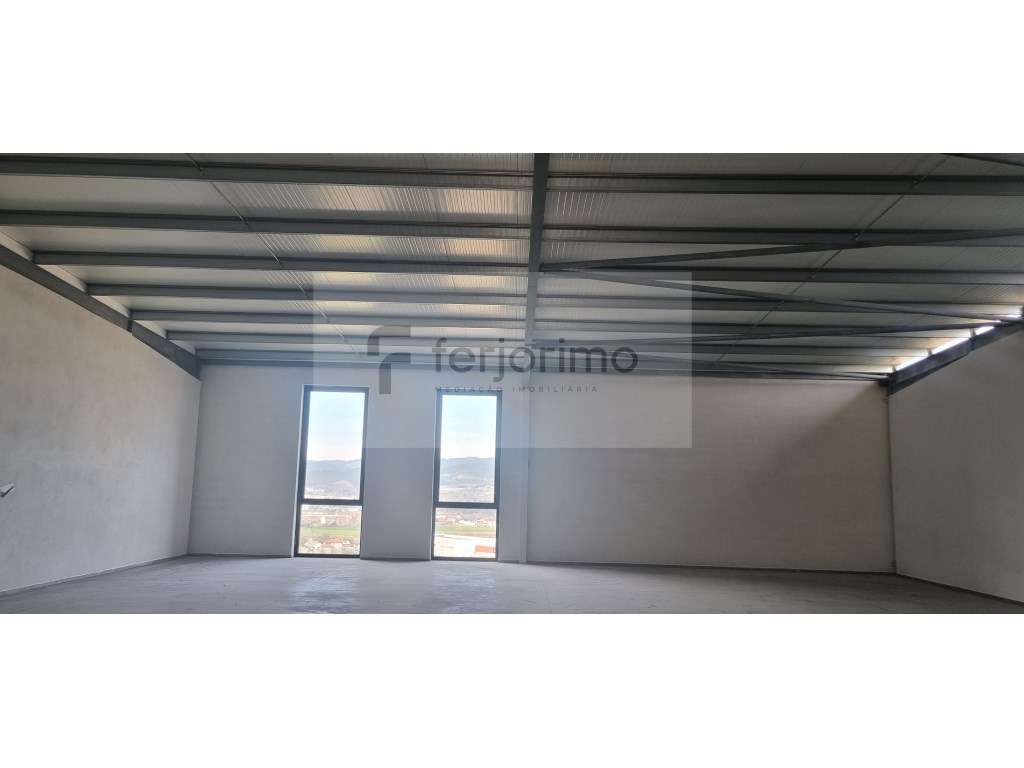 Armazém Arrendamento Como NOVO - FERMENTÕES 

EXCELENTE PARA O SE... - Grande imagem: 3/11