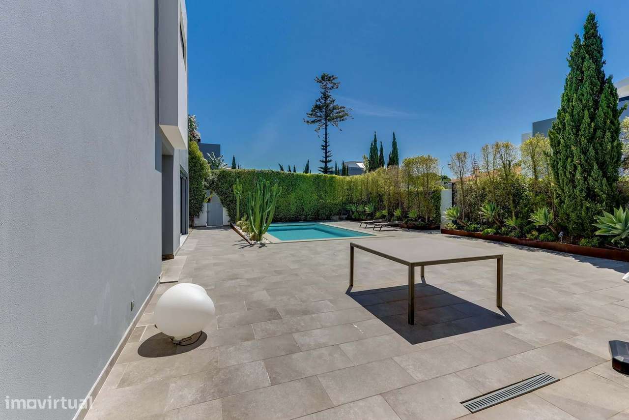 Moradia T5 de Luxo no Estoril — Exclusividade, Conforto e Estilo de Vi-57