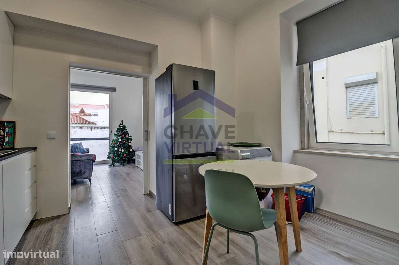 Apartamento T3 com Terraço Amplo - Centro Bombarral-21