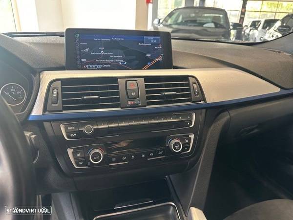 BMW 320 d Touring Pack M - 24