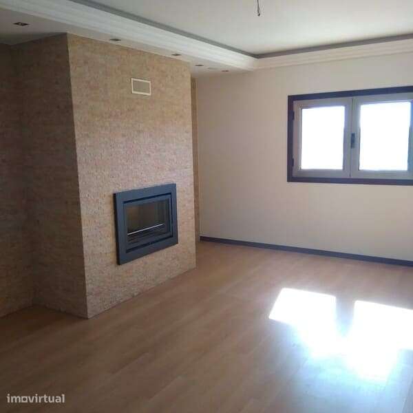 Excelente T2 com garagem!-5