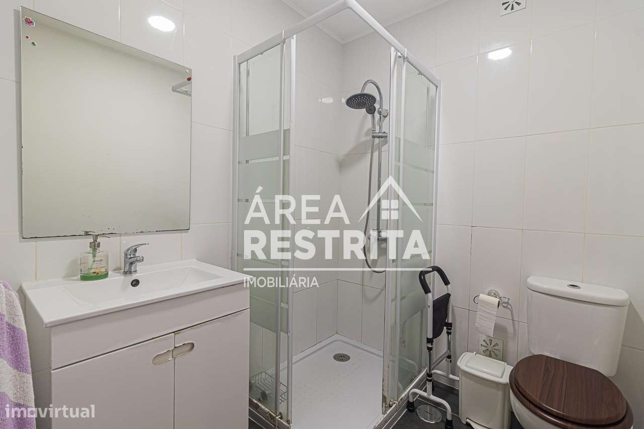 Apartamento T3 com Cave - Amadora-32