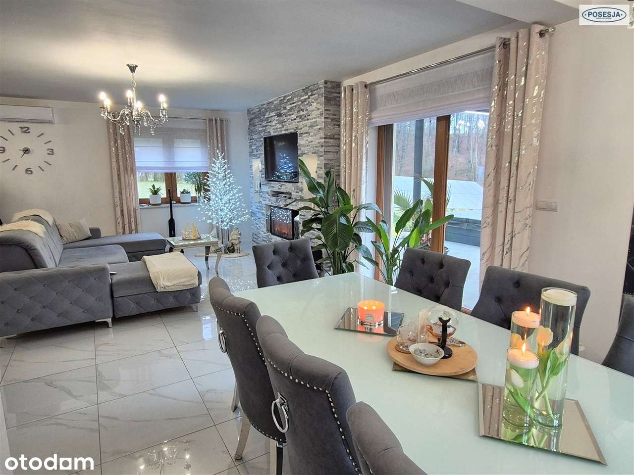 Dom przy lesie z dużym tarasem-5