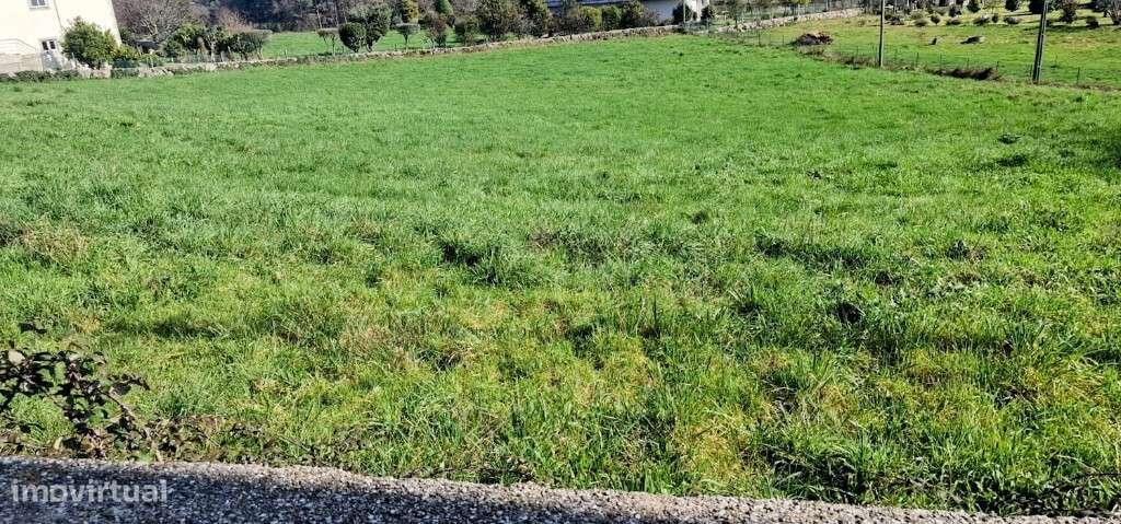 Terreno c/ Viabilidade Construtiva - Serzedelo, Póvoa de Lanhoso-1