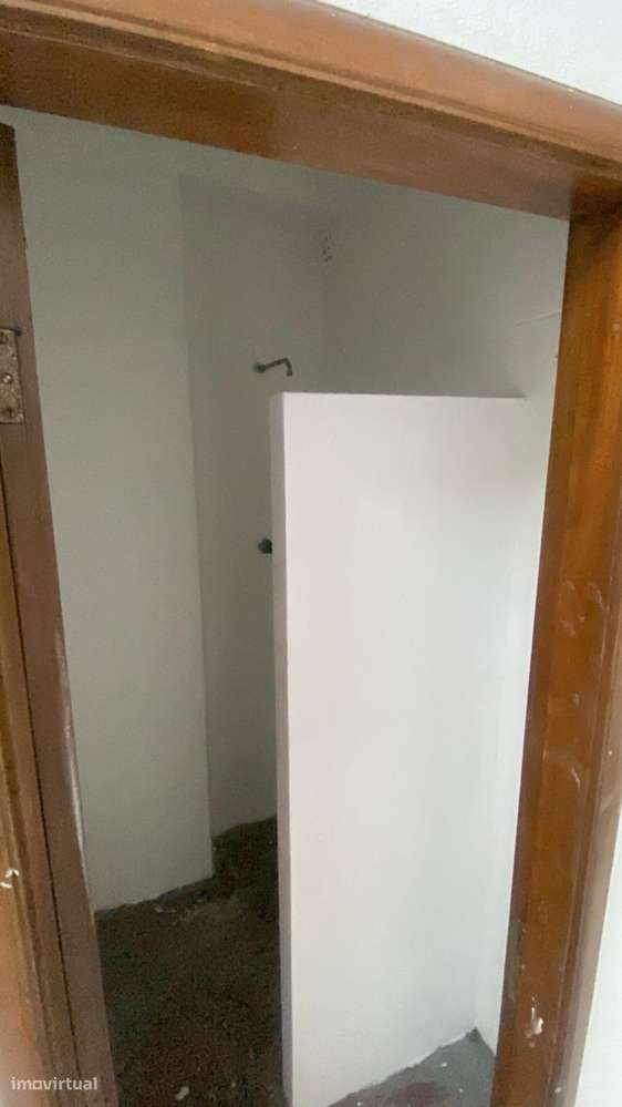 Loja com 123m2 - com contrato de arrendamento, ideal para investidores-7